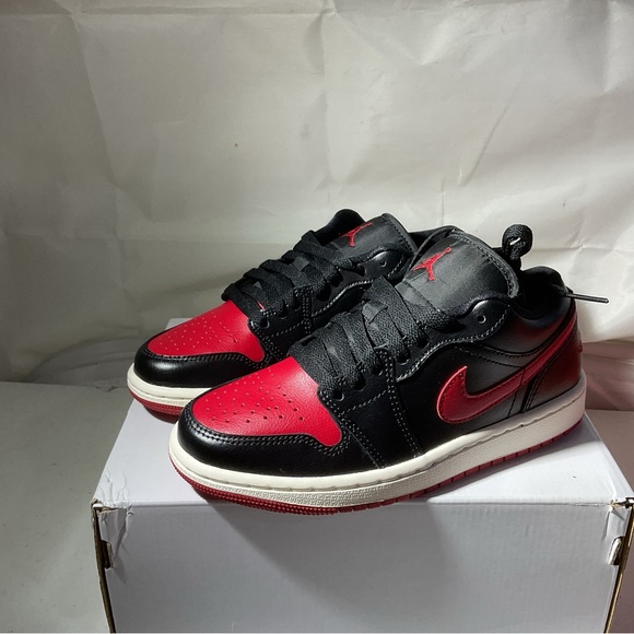 WMNS AIR JORDAN 1 LOW SIZE 5 DC0774 061